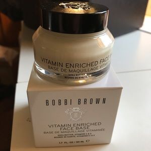 Bobbi Brown Vitamin Enriched Face Base